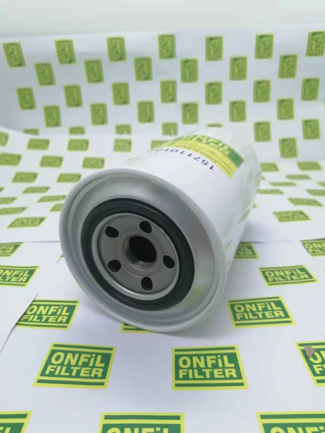 Hot Sale Fuel Filter Oil Filter for Auto Parts (15711010)